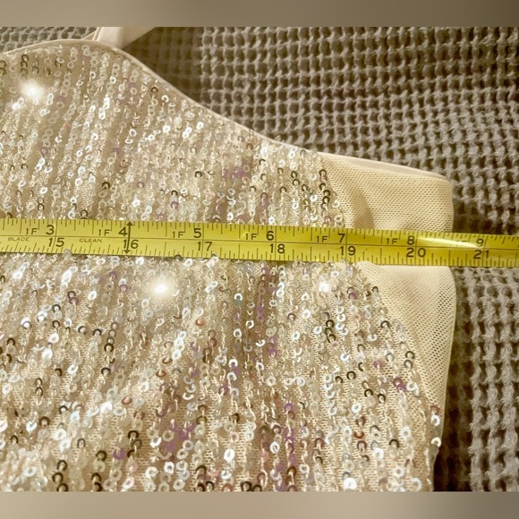 Torrid Maxi Crop Top Skirt SET - Champagne Color
SIZE 2 = 18-20    ⭐️NWT⭐️ - Picture 9 of 16